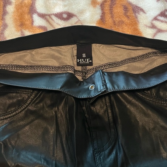 Hue Leatherette Leggings - Picture 3 of 3